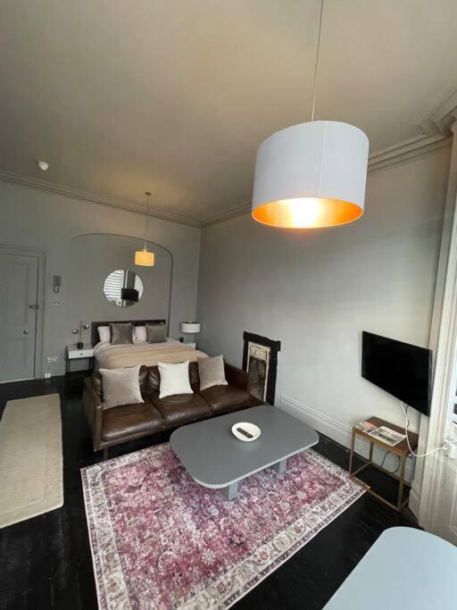 Elegant Studio In Central Hove - 5 Min Walk To Beach - 10 Min To Brighton Exterior foto