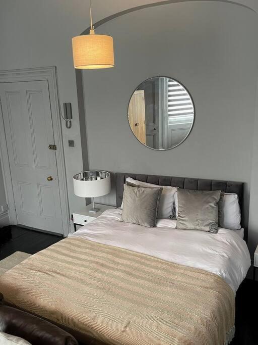 Elegant Studio In Central Hove - 5 Min Walk To Beach - 10 Min To Brighton Exterior foto