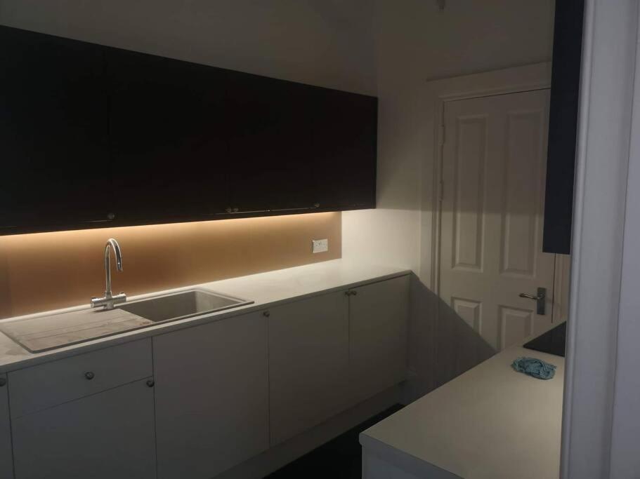 Elegant Studio In Central Hove - 5 Min Walk To Beach - 10 Min To Brighton Exterior foto